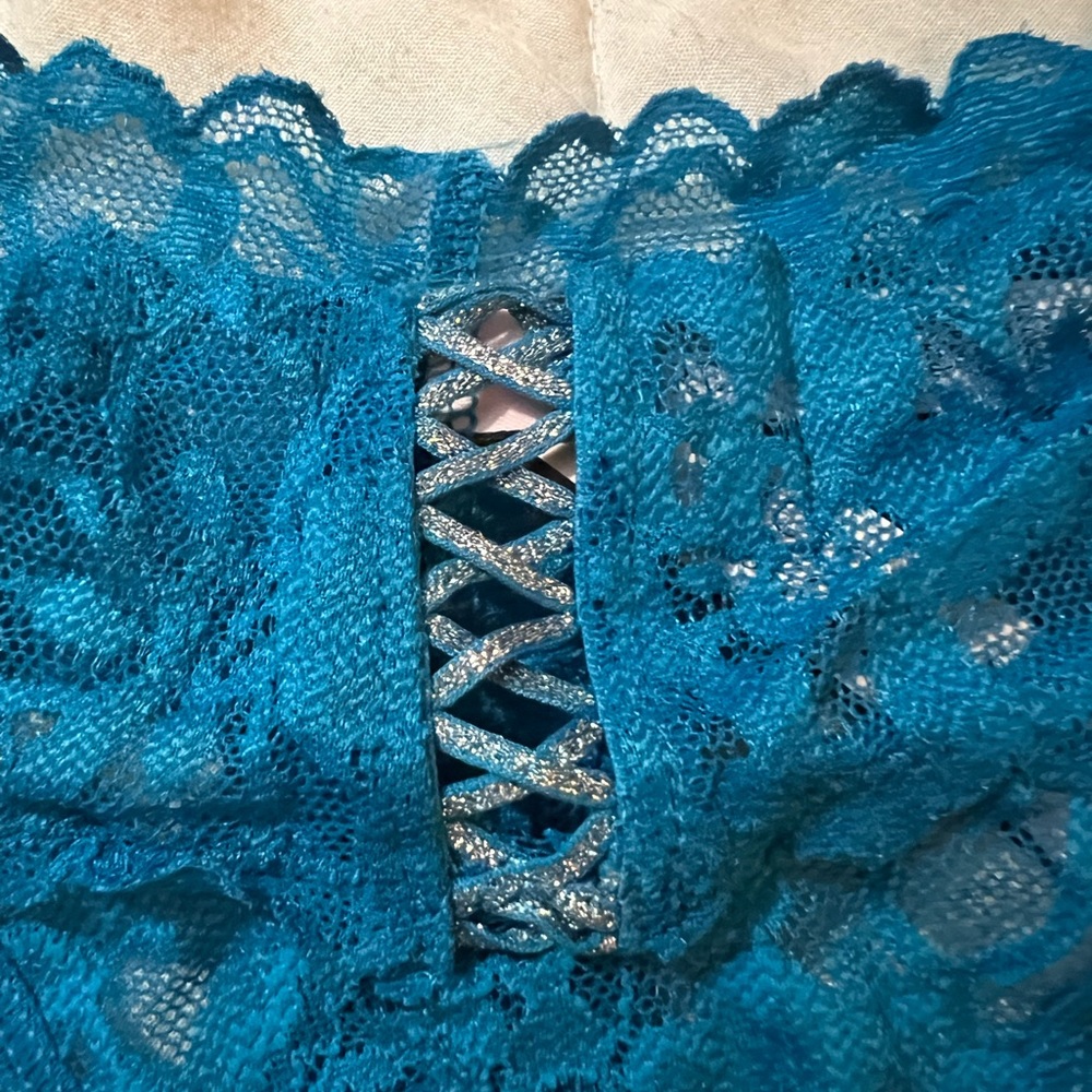 Victoria’s Secret Lace Thong size Medium New with Tags
